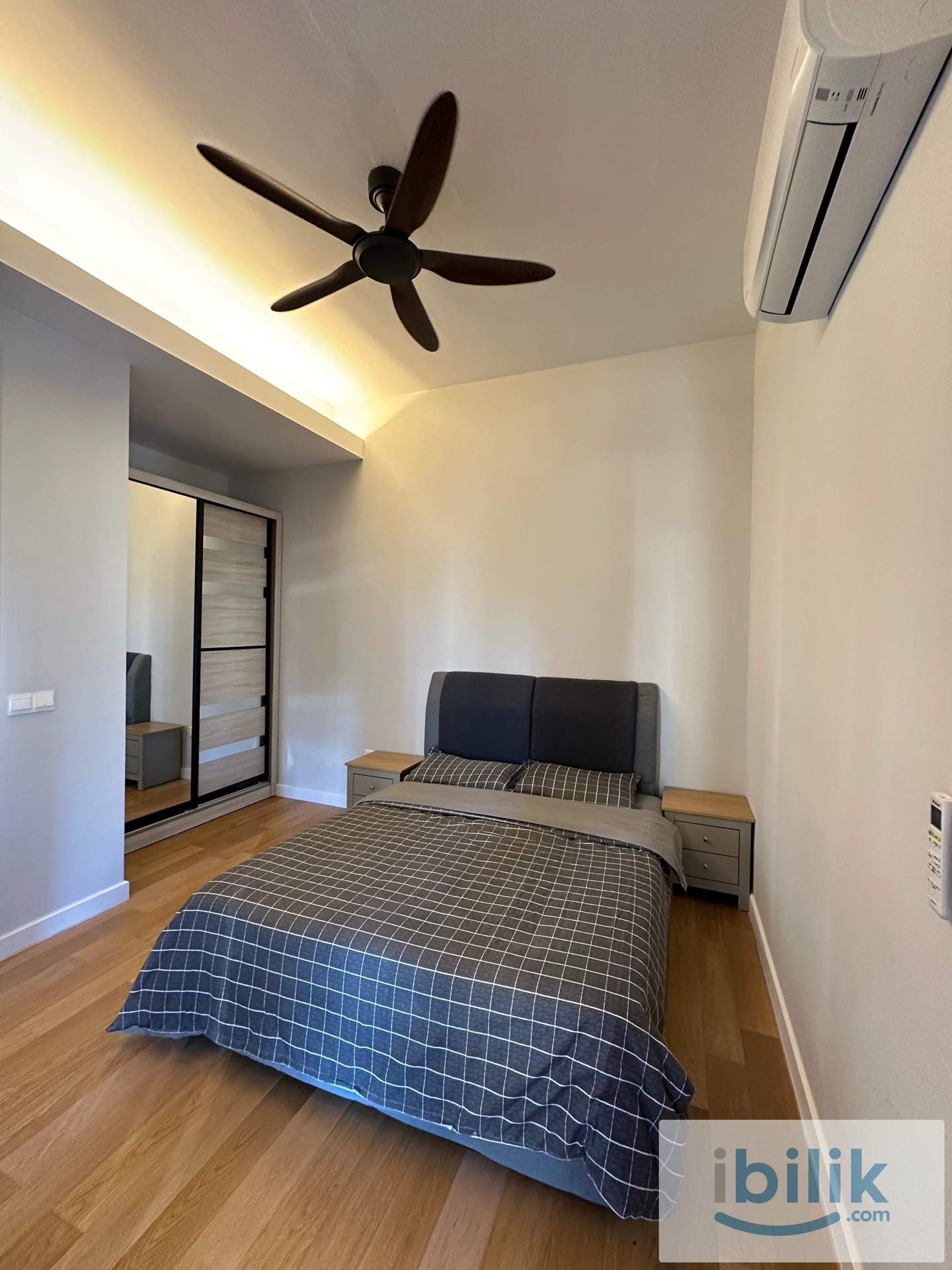 Master room for rent at Sentral suite, KL sentral  - Image 1
