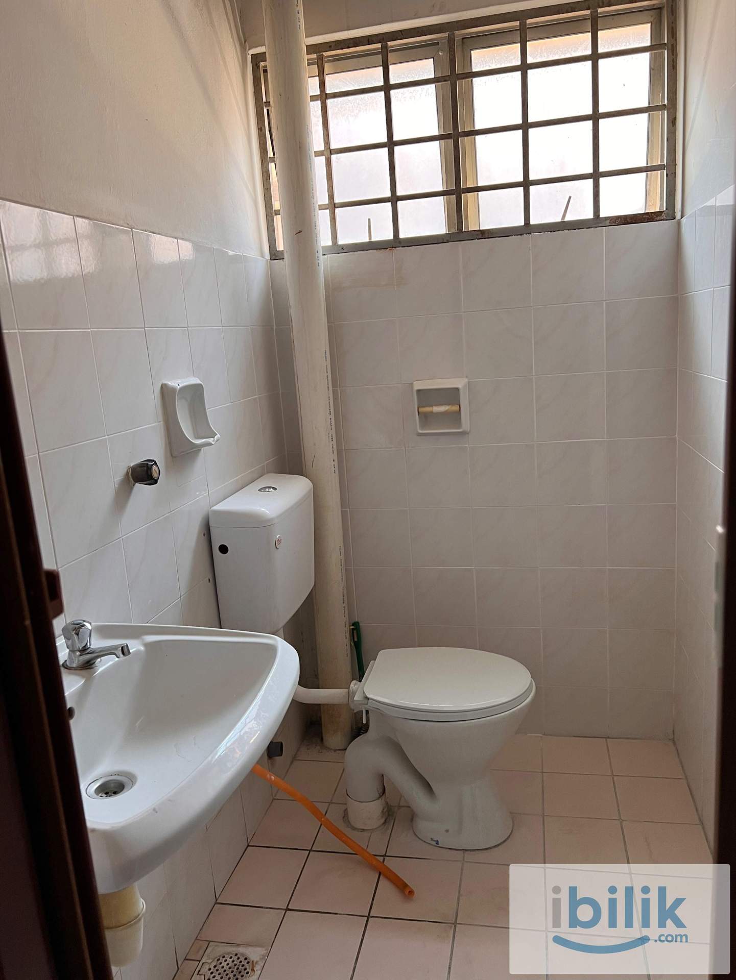 Middle Room at Subang Bestari, Subang - Image 7