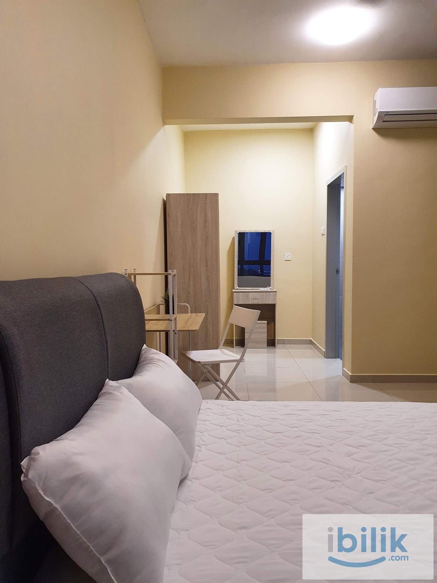 *Female unit*MASTER ROOM QUEEN BED ENSUITE for rent at Golden Triangle 2 - Image 2