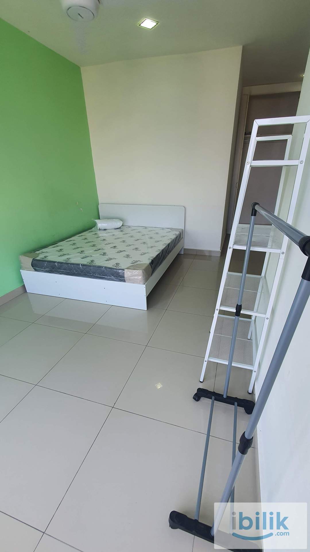 Master bedroom at Suasana Lumayan Condo - Image 2