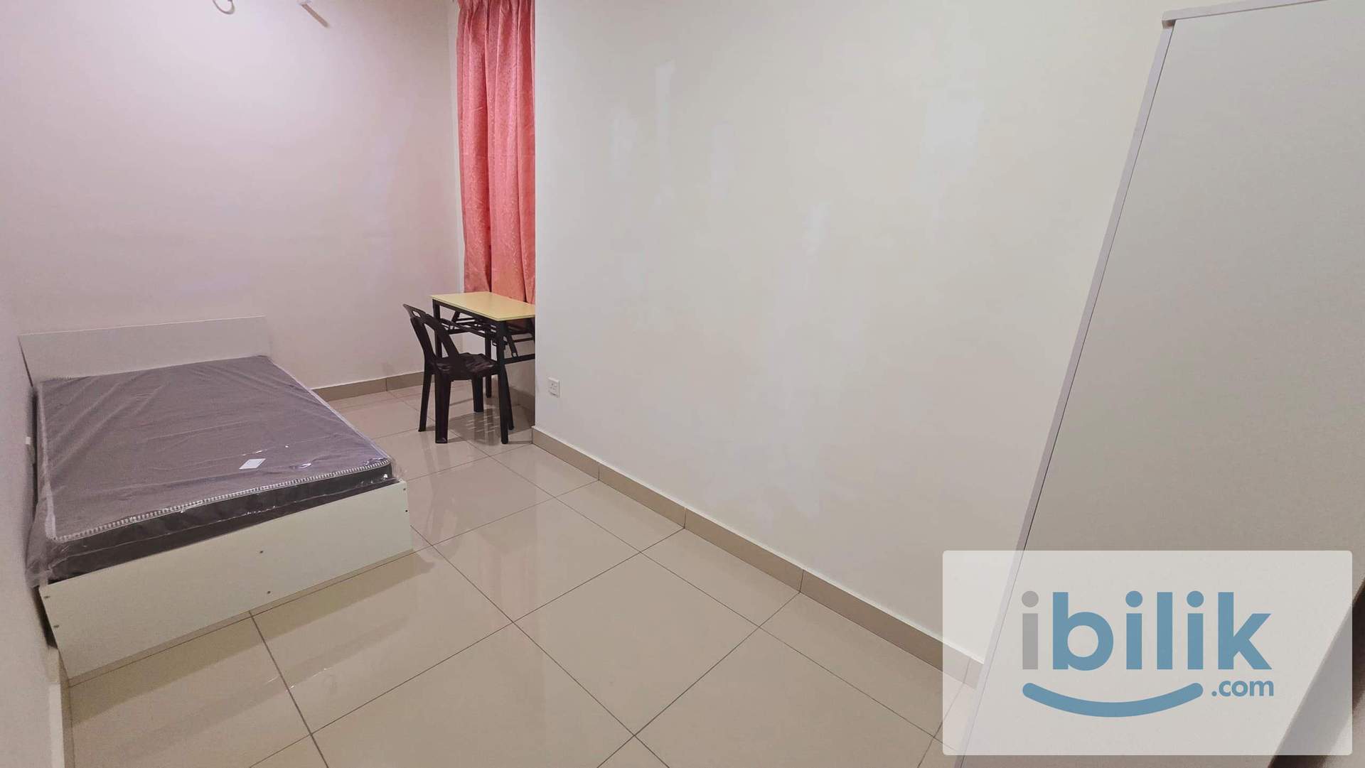 Middle bedroom at Suasana Lumayan Cond, Bandar Sri Permaisuri, Bandar Tun Razak, Cheras, KL  - Image 3