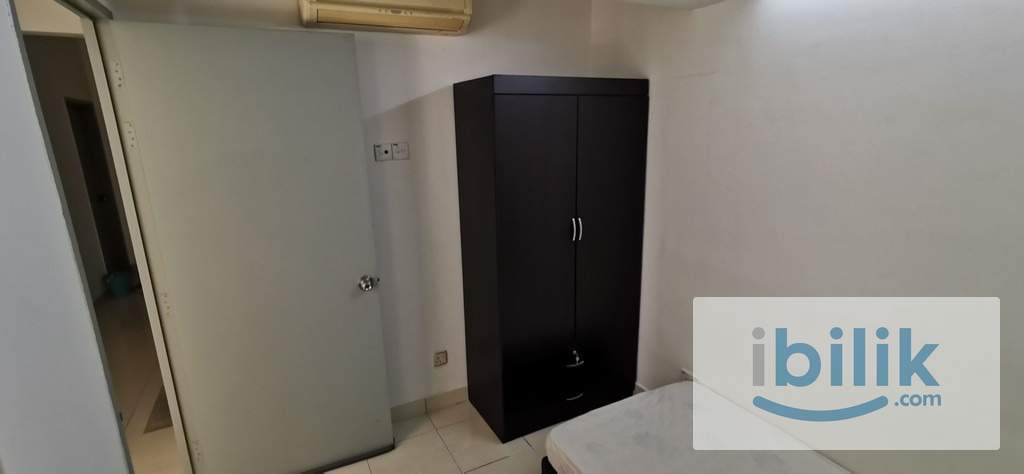 Middle Room - Image 4