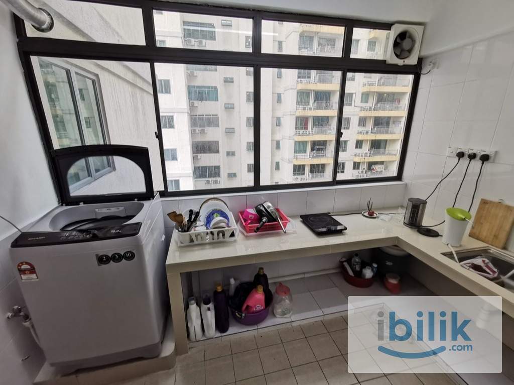 Middle Room - Image 7