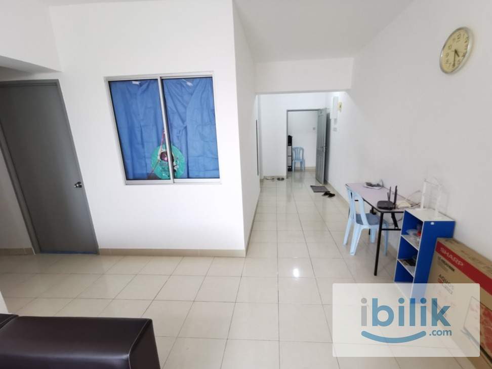 Middle Room - Image 10