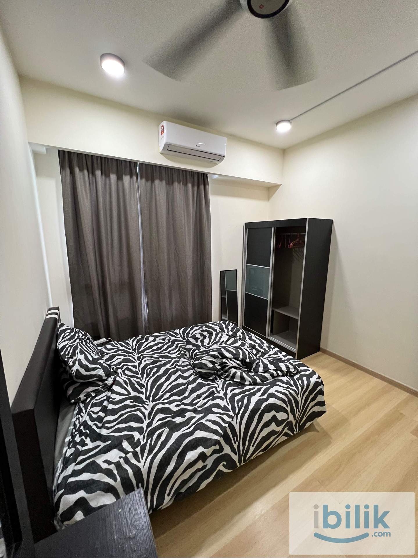Medium Room - Image 3