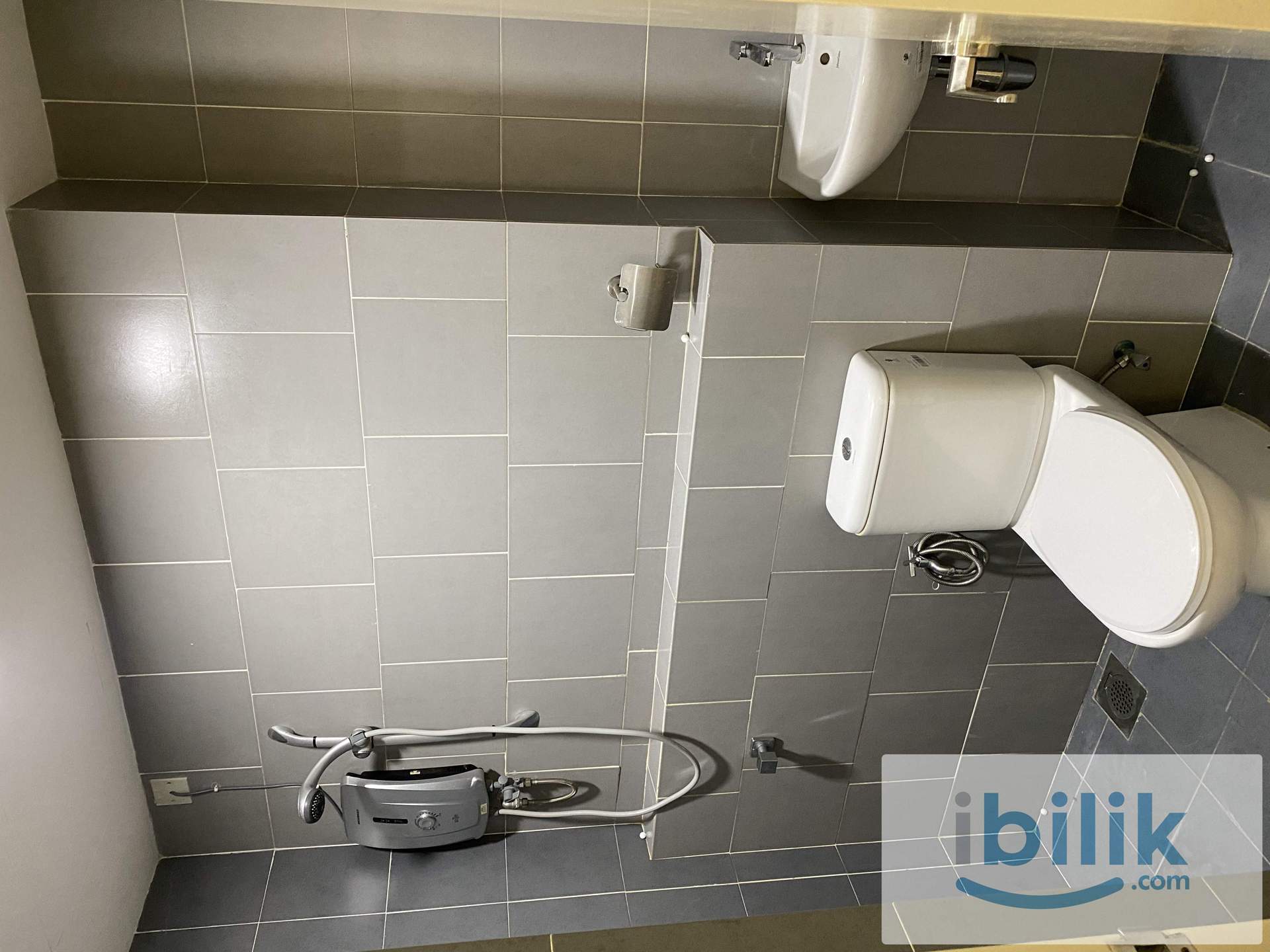 Medium Room - Image 6