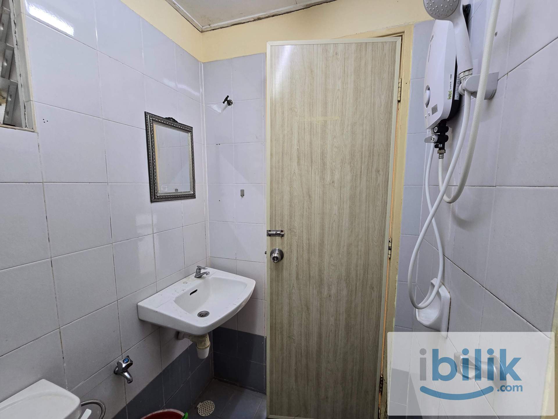 Include Electric, AirCond Medium Room W Private Toilet - Botanic Kiara - Image 8