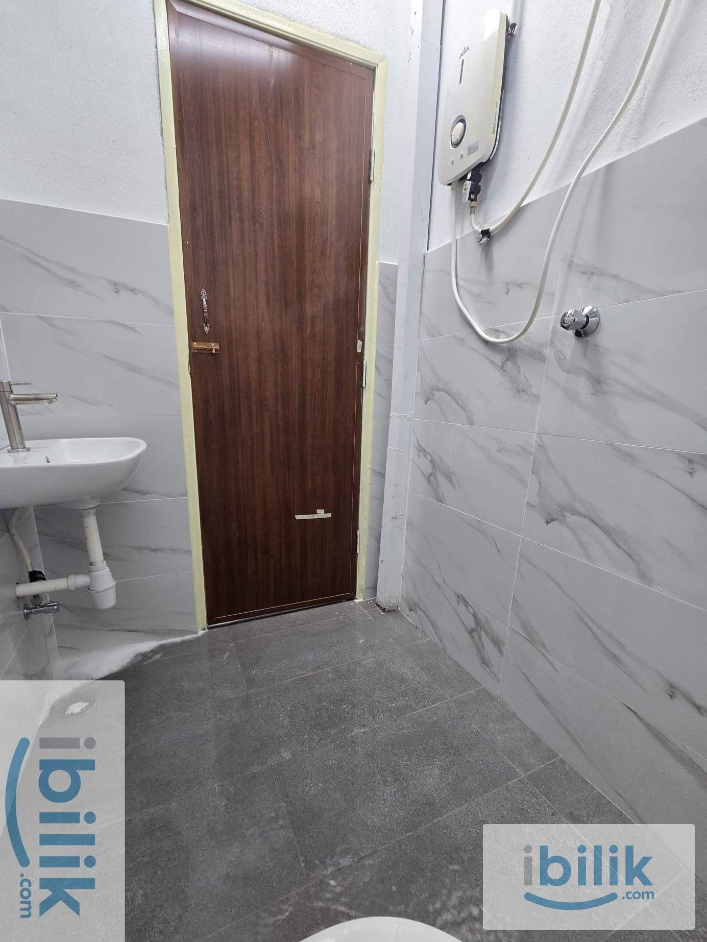 (Include Electric & Water) AIR COND Room Share Bathroom For Rent (BOTANIC KIARA) - Image 5