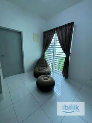 Maple Residence Room for Rent - Image 5