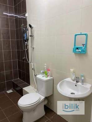 Maple Residence Room for Rent - Image 8