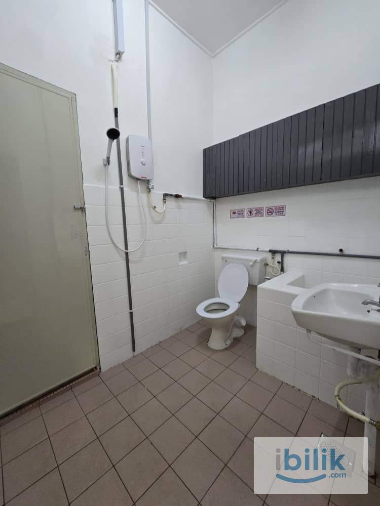 Small room 500m to LRT Bangsar 300m to Bangsar Village - Image 10