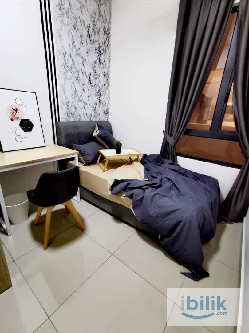 Single room with aircon free internet - Image 1