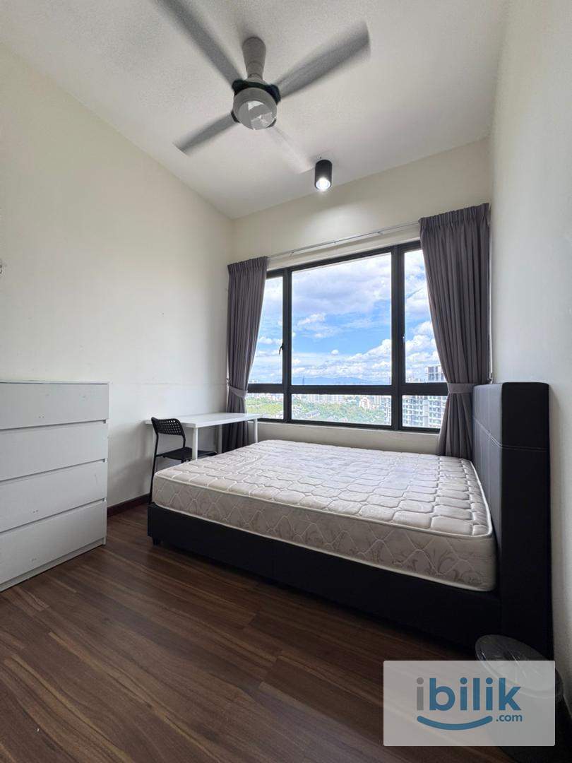 FREE WIFI & CLEANING, Medium room at Petalz, Old Klang Road, KL - Image 1