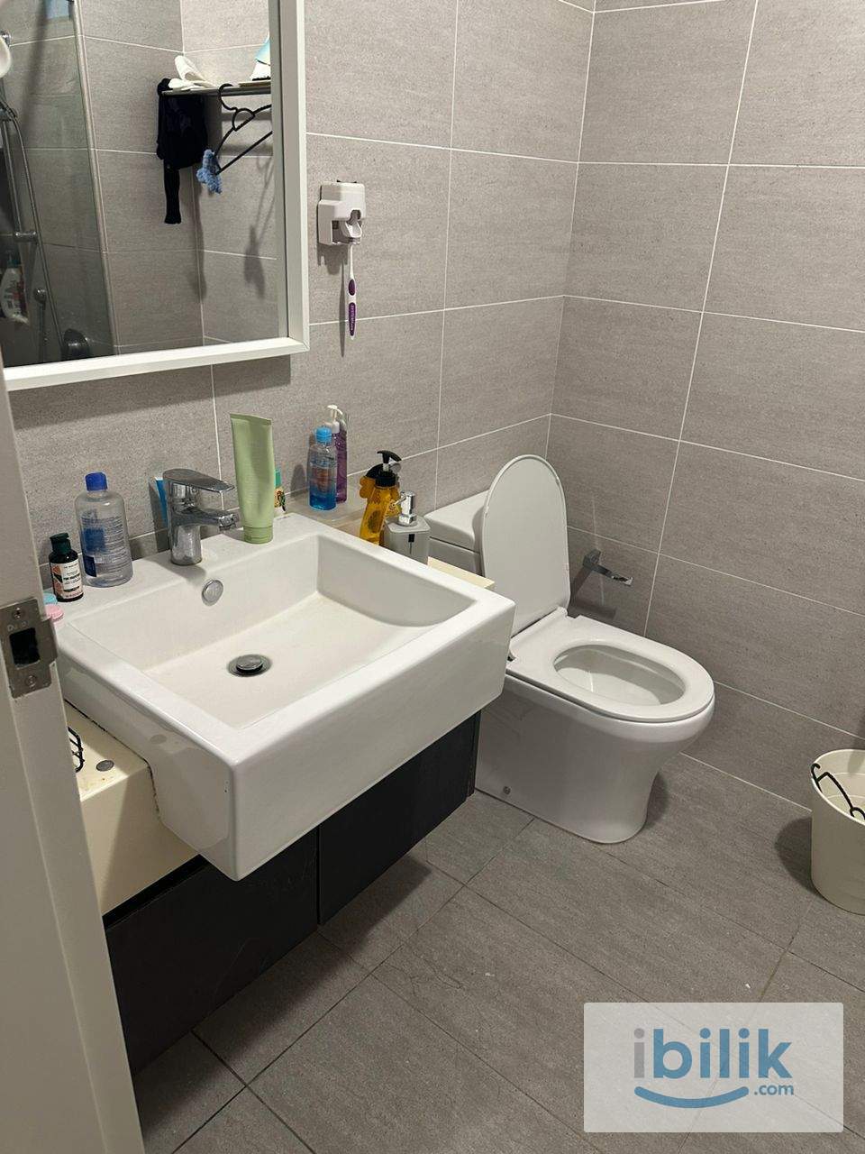 Citizen 2 Old Klang Road Female Unit Non Partition Free Wifi and Utilities Single Room For Rent - Image 2