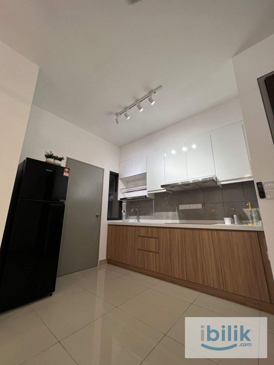 BALCONY ROOM - Image 3