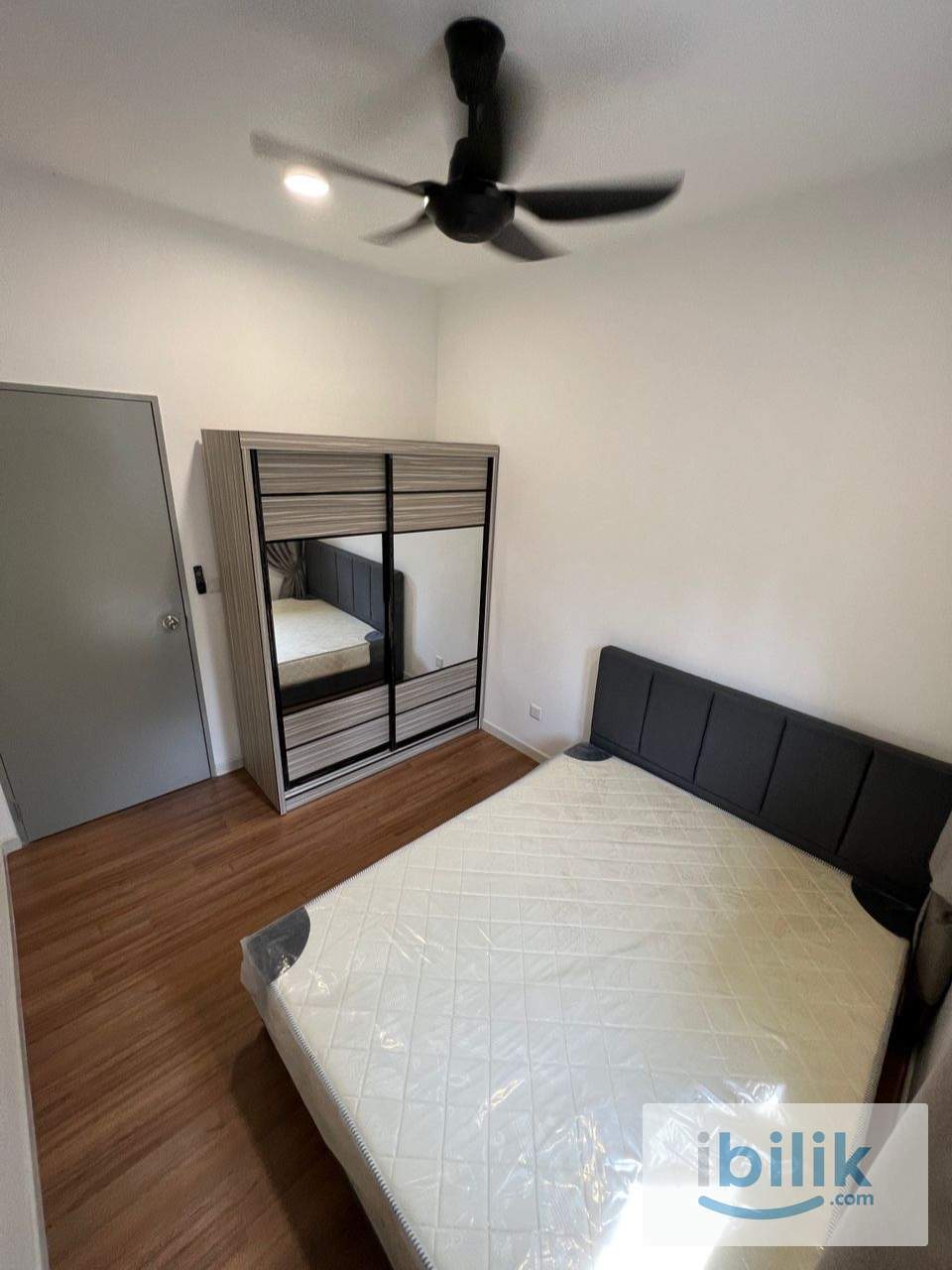 BALCONY ROOM - Image 1