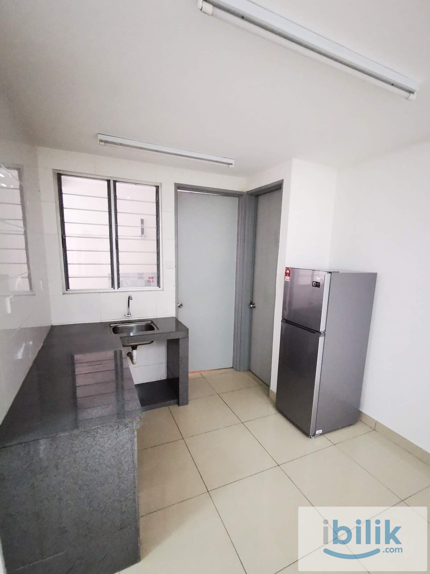 MEDIUM ROOM - Image 2