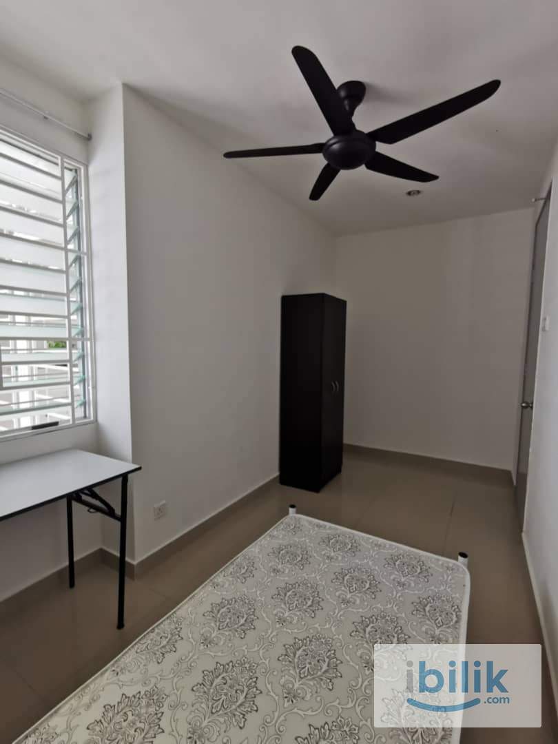 MEDIUM ROOM - Image 1