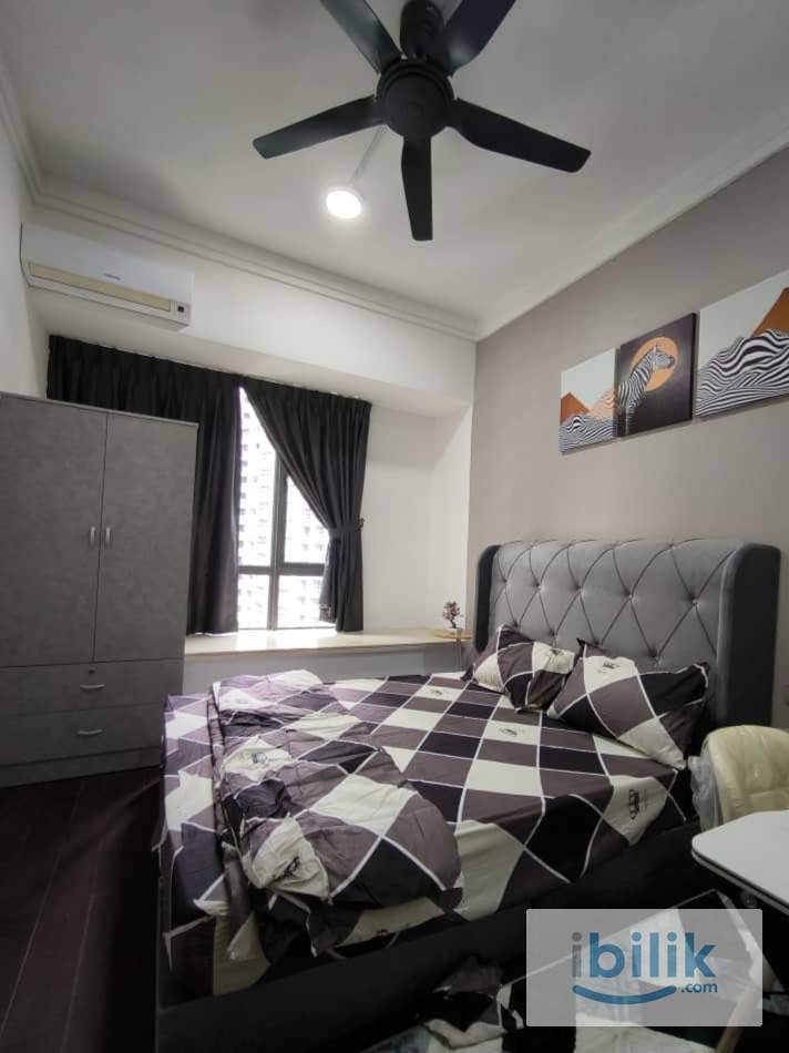 Walk2 CIQ @ R&F Princess Cove - Common Bedroom (Queen Bed) - Image 1