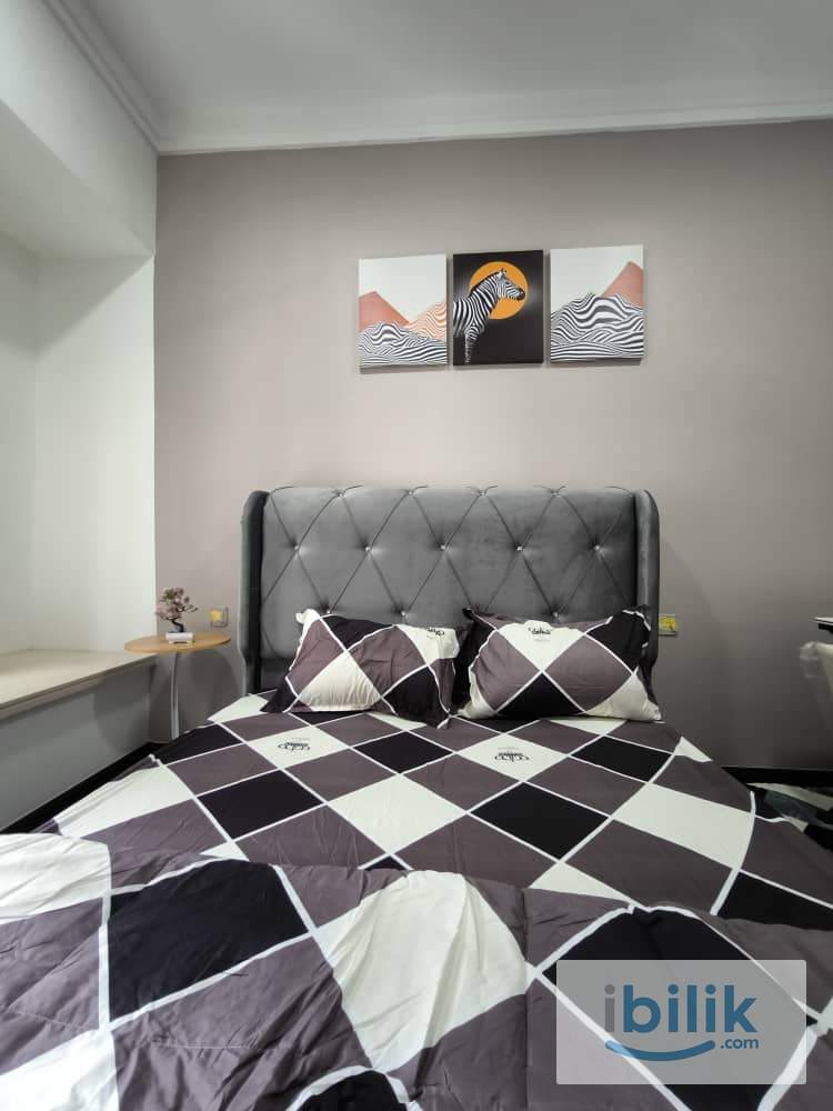Walk2 CIQ @ R&F Princess Cove - Common Bedroom (Queen Bed) - Image 3