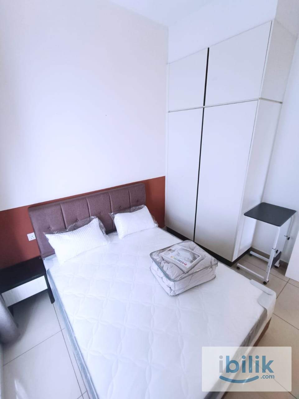 JB Town @ Pinnacle Tower - Common Room - Image 2