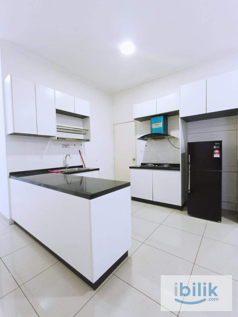 JB Town @ Pinnacle Tower - Common Room - Image 5