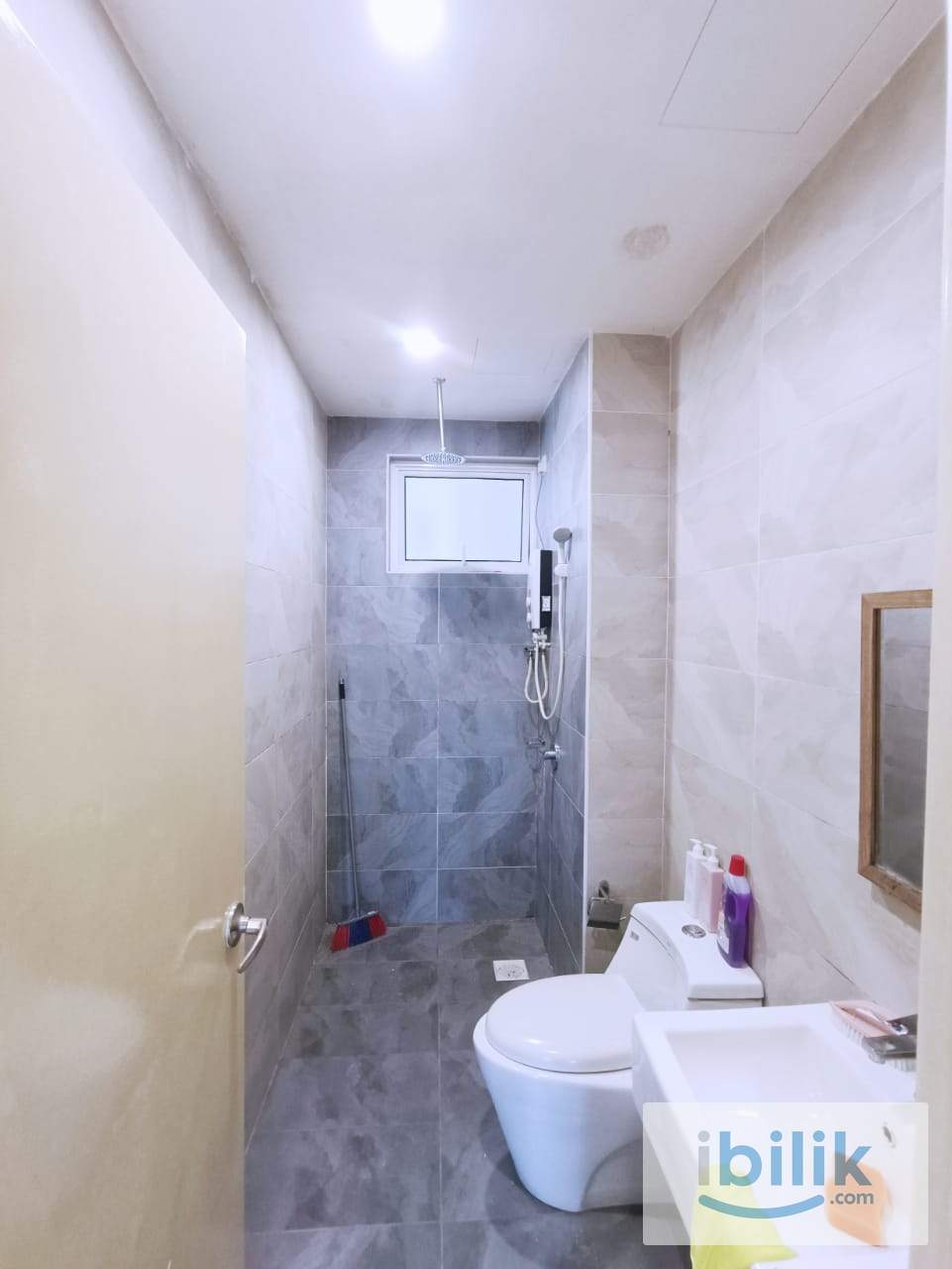 JB Town @ Pinnacle Tower - Common Room - Image 6