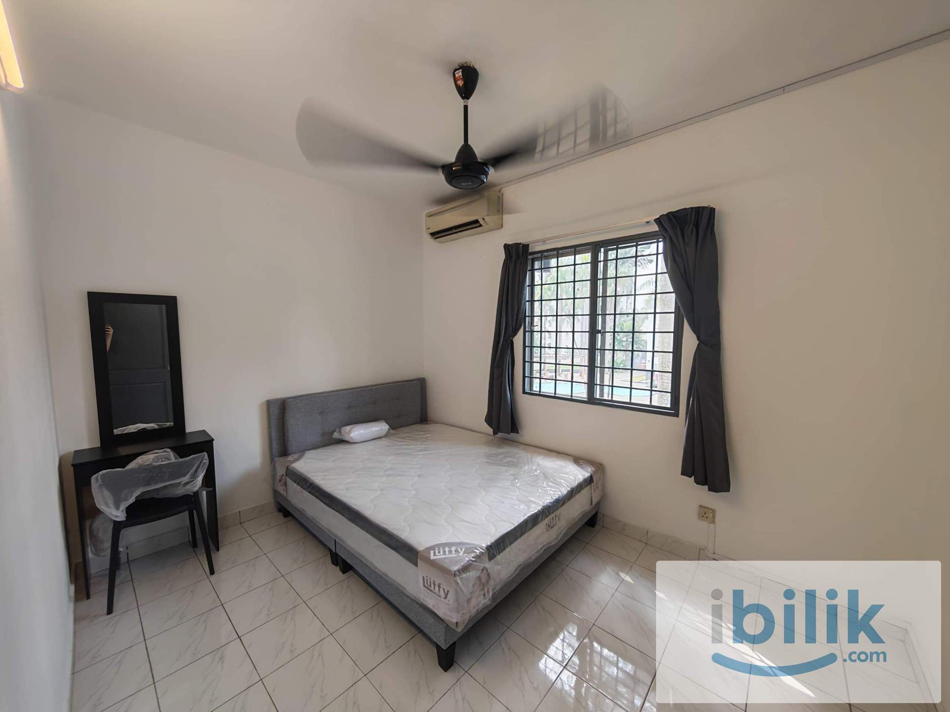 Middle Room at Endah Villa, Sri Petaling - Image 1
