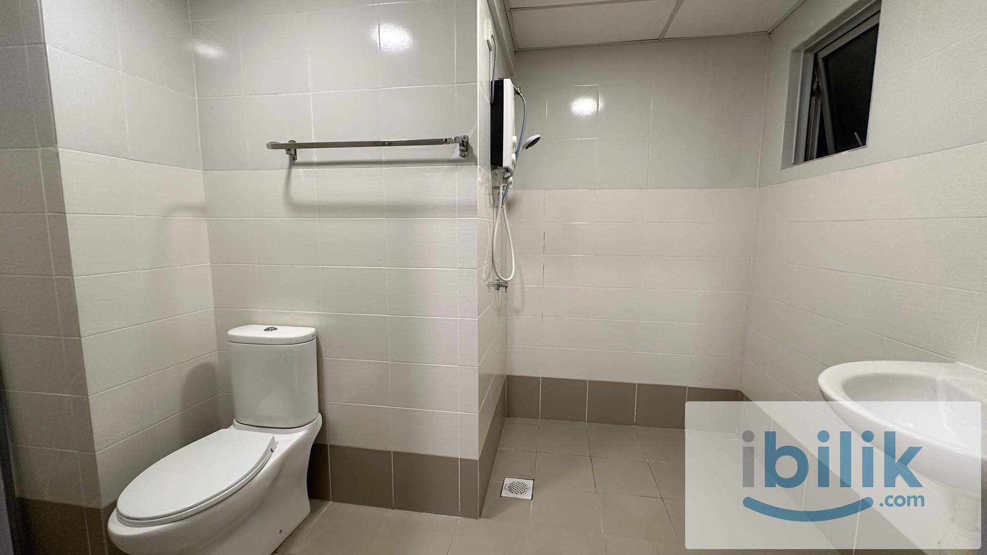 Master Room at Axis Crown, Ampang, 3 Mins walk to LRT Station, 1+1 Deposit only - Image 5