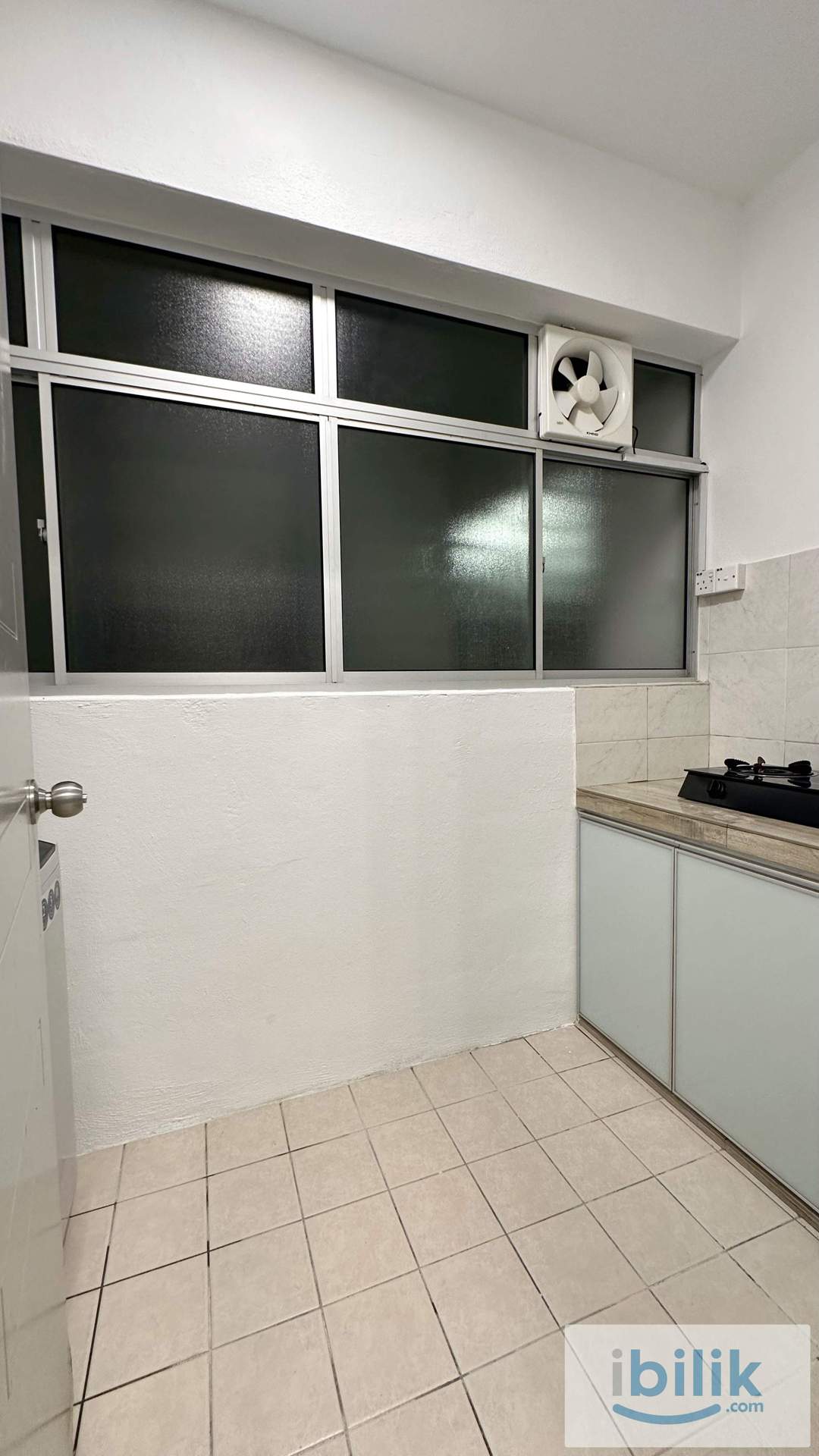 Master Room at Axis Crown, Ampang, 3 Mins walk to LRT Station, 1+1 Deposit only - Image 7