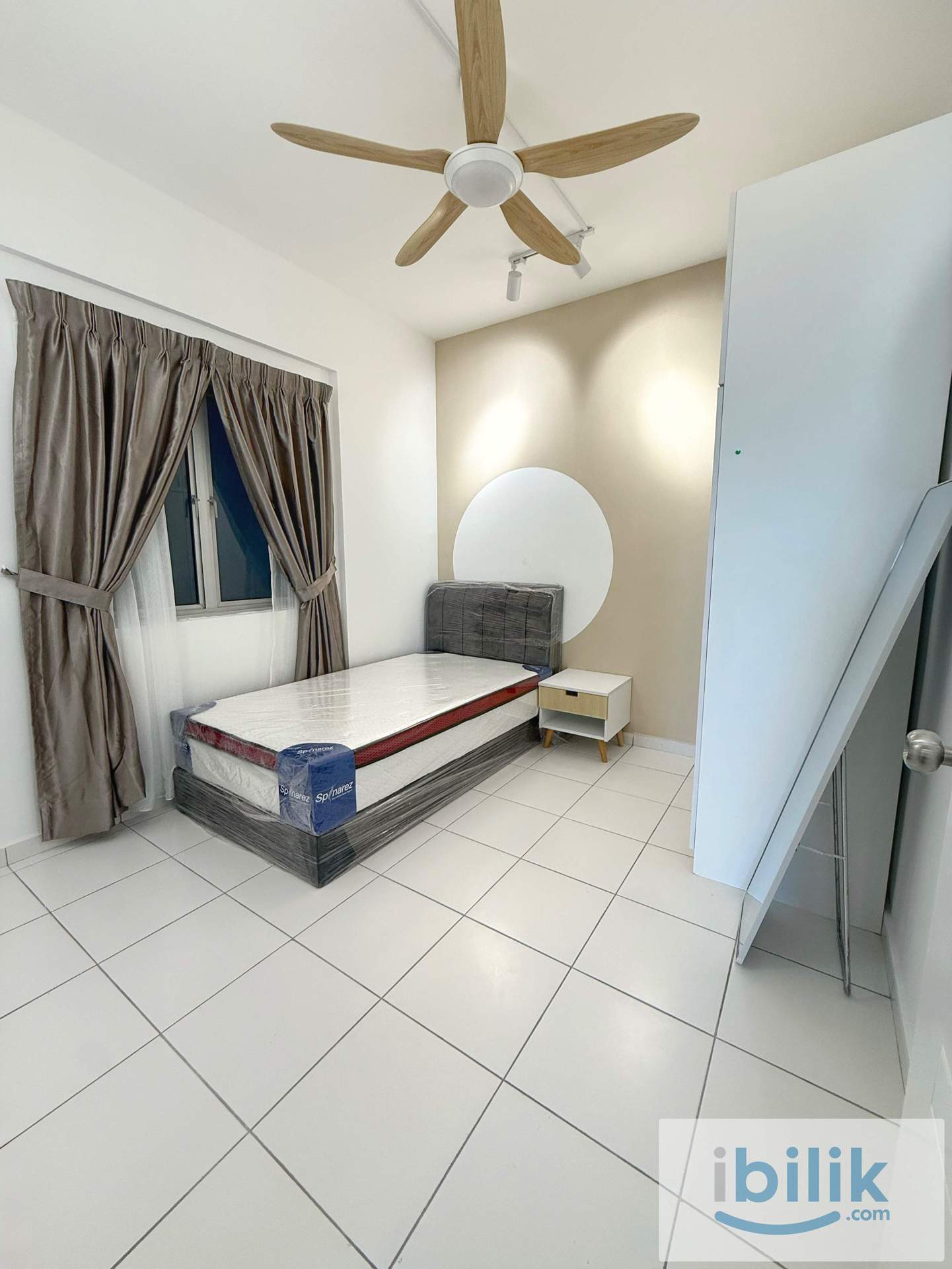 Medium Room at Axis Crown, Ampang, 3 Mins walk to LRT Station Pandan Indah, 1+1 Depo only  - Image 1