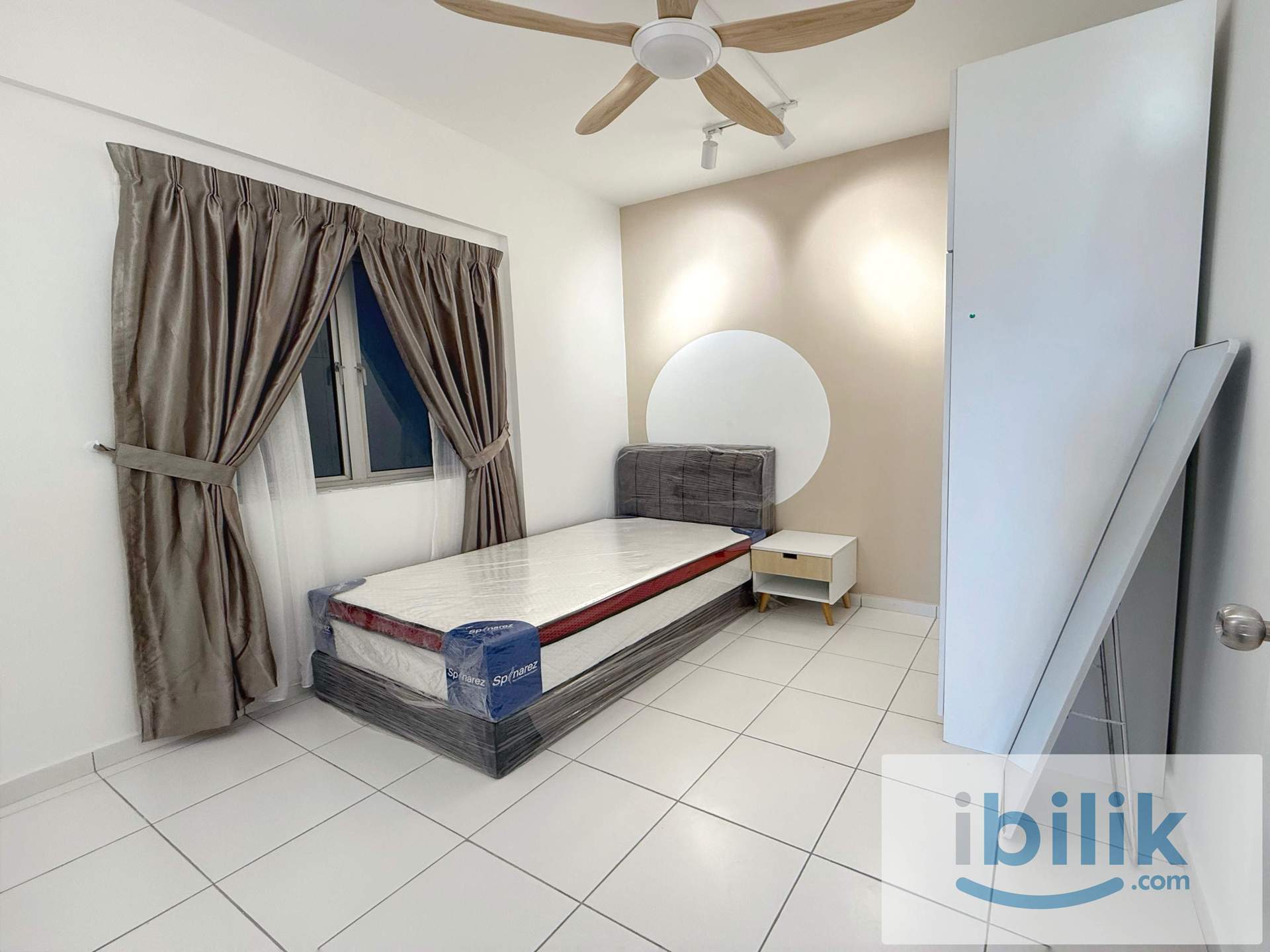 Medium Room at Axis Crown, Ampang, 3 Mins walk to LRT Station Pandan Indah, 1+1 Depo only  - Image 2