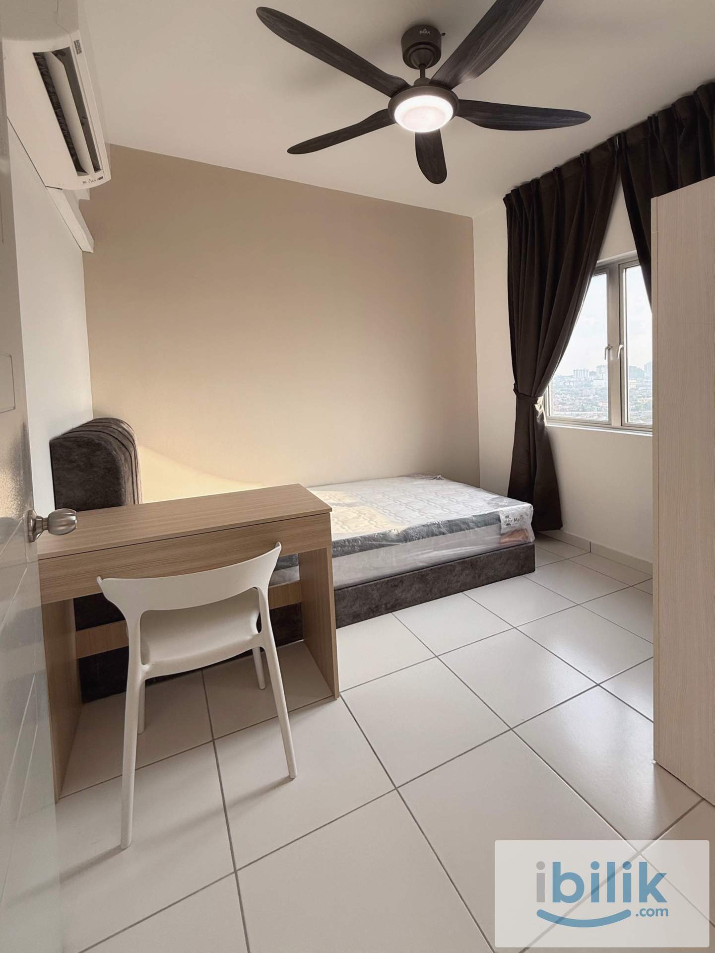 Small Room at Axis Crown, Ampang, 3 Mins walk to LRT Station Pandan Indah, 1+1 Depo only - Image 1