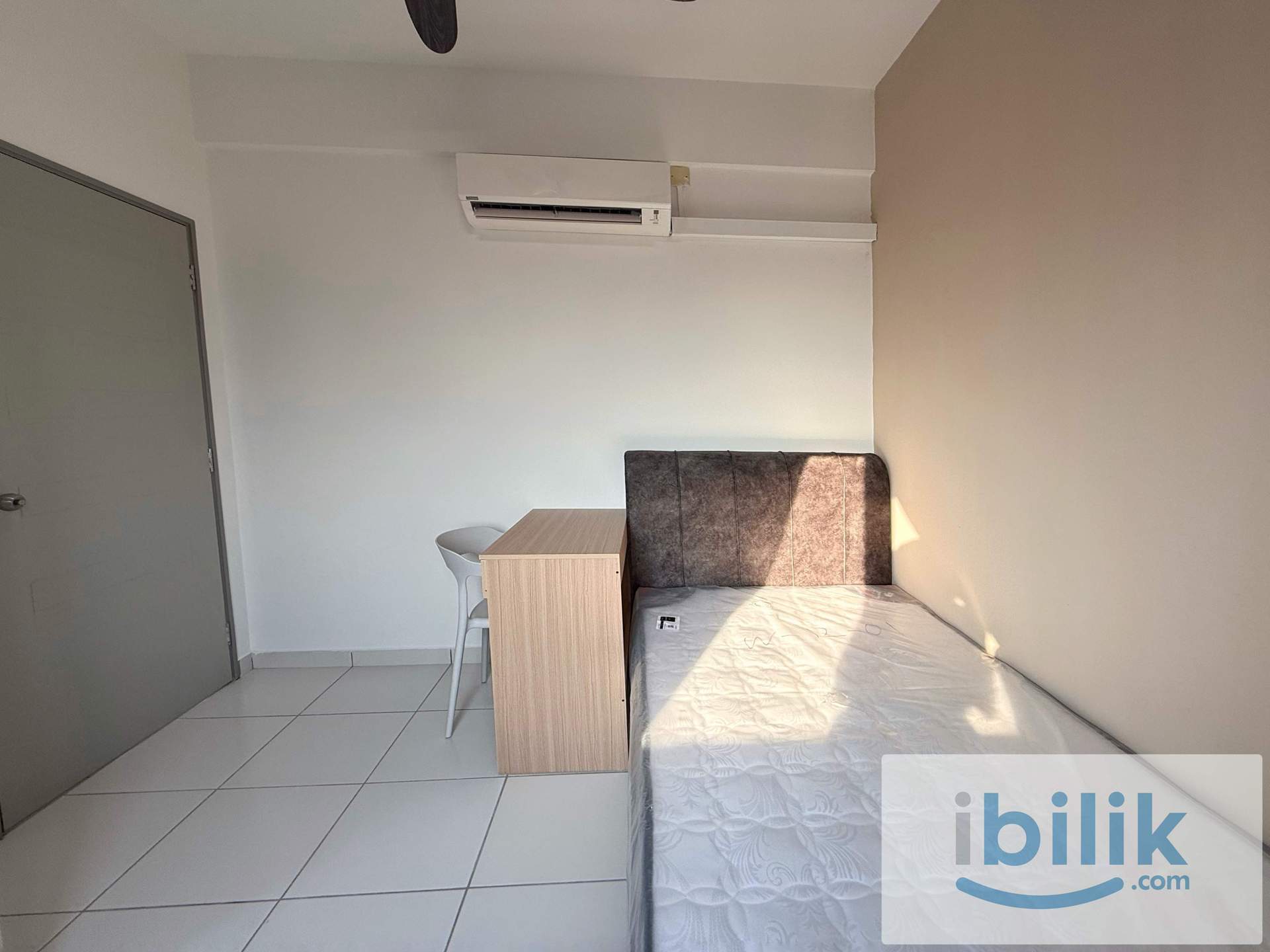 Small Room at Axis Crown, Ampang, 3 Mins walk to LRT Station Pandan Indah, 1+1 Depo only - Image 3
