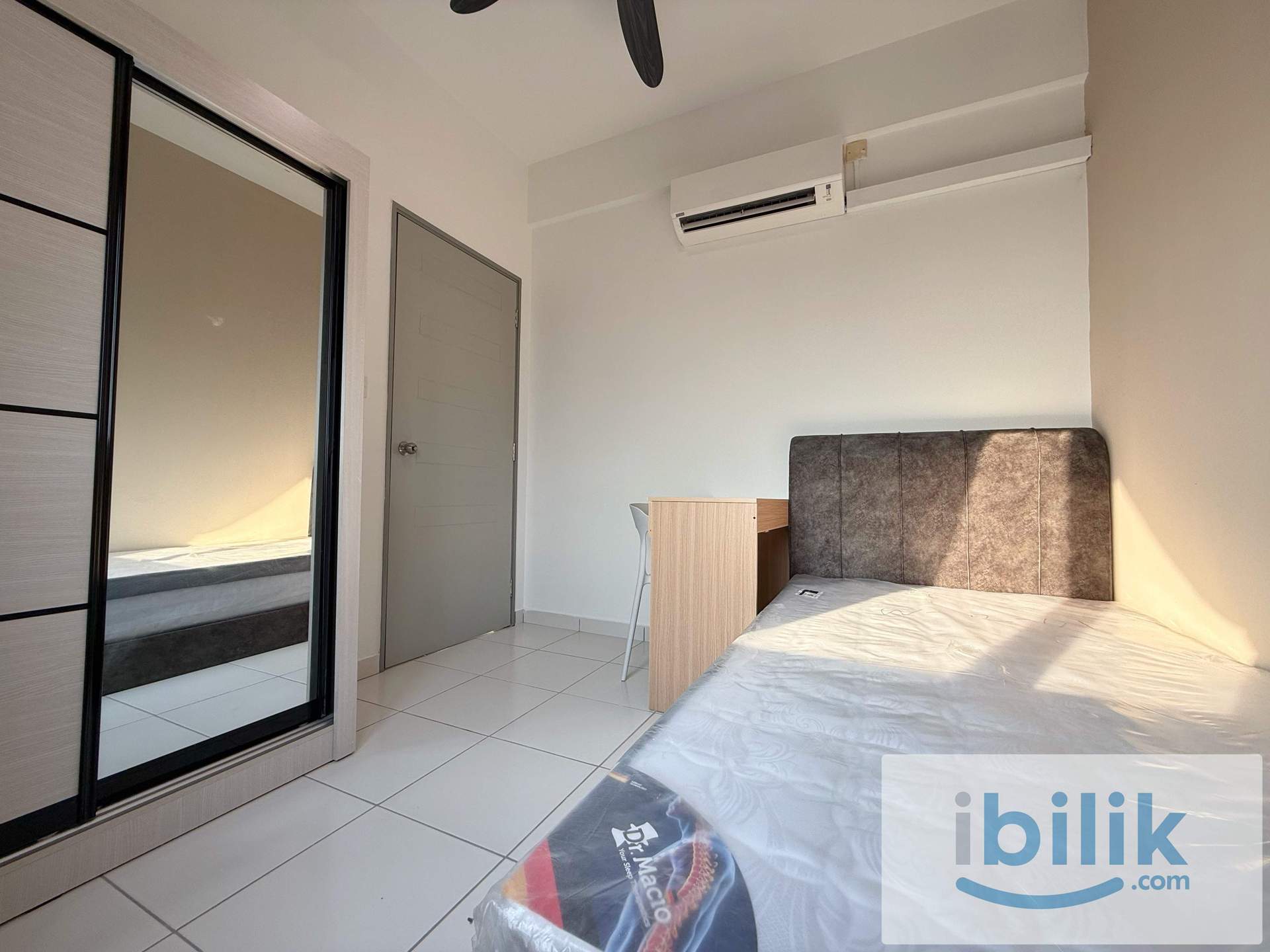 Small Room at Axis Crown, Ampang, 3 Mins walk to LRT Station Pandan Indah, 1+1 Depo only - Image 4