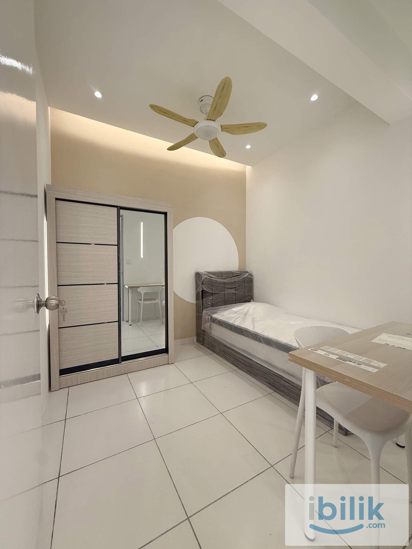 Small Room at Axis Crown, Ampang, 3 Mins walk to LRT Pandan Indah, 1+1 Depo only  - Image 1