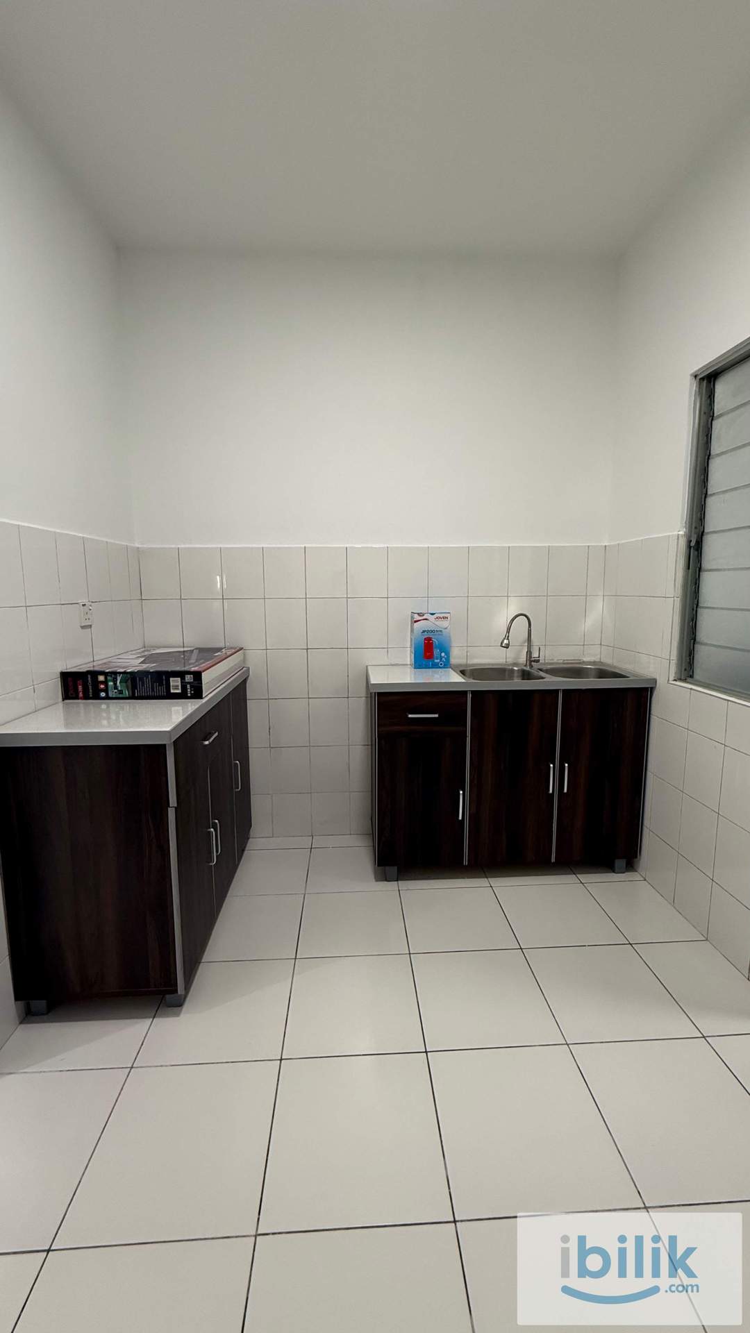 Master Room at Axis Crown, Ampang, 3 Mins walk to LRT Pandan Indah, 1+1 Depo only  - Image 6