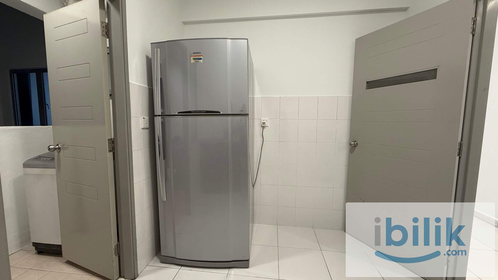Master Room at Axis Crown, Ampang, 3 Mins walk to LRT Pandan Indah, 1+1 Depo only  - Image 7