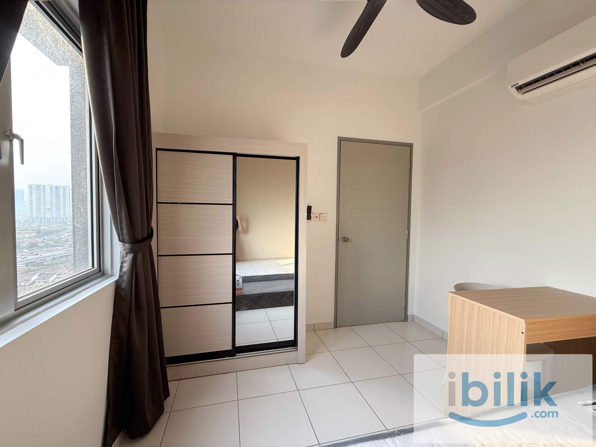 Middle Room at Axis Crown, Ampang, 3 minutes walk to LRT Pandan Indah , 1+1 Depo only  - Image 4