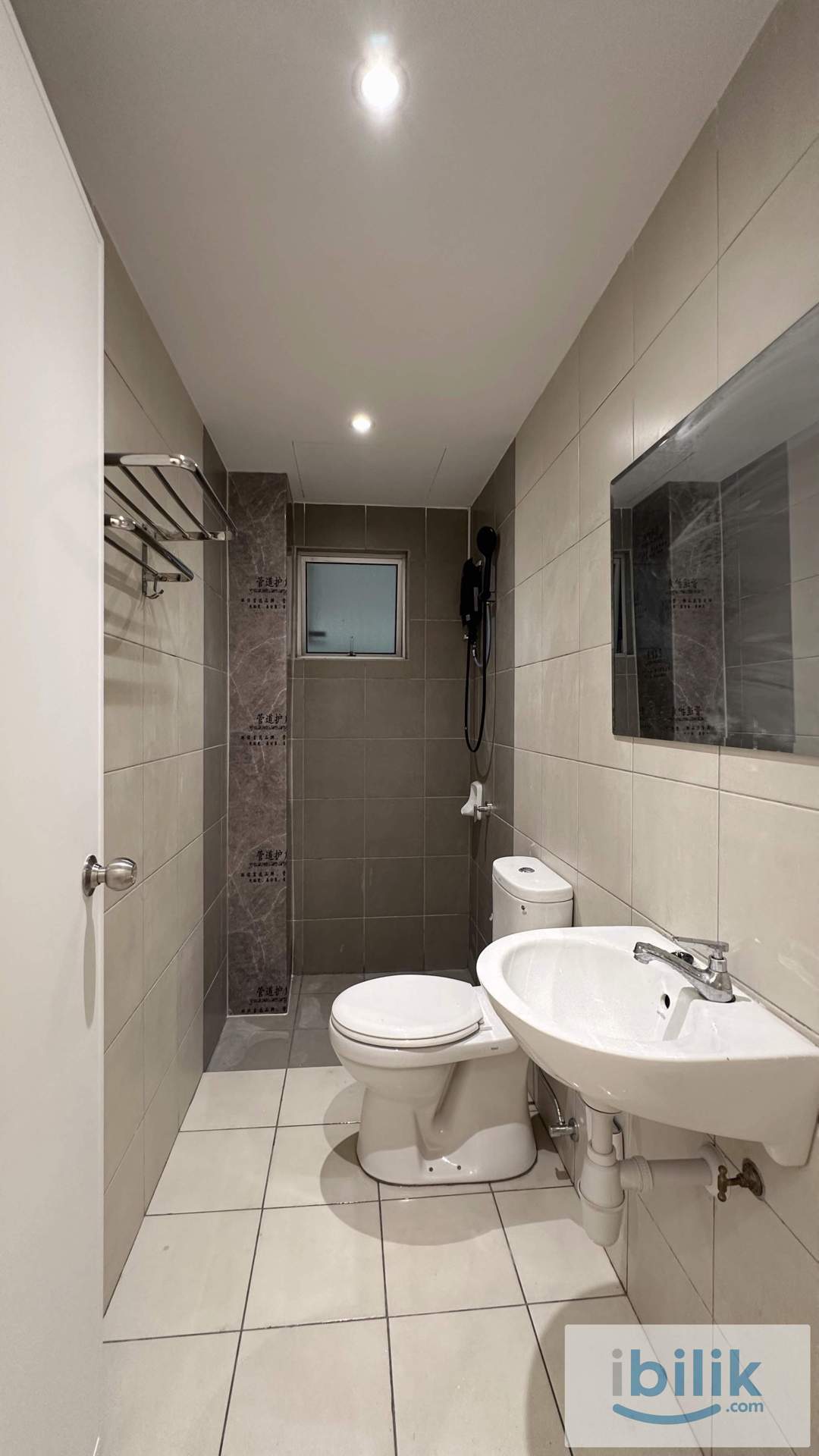 Medium Room at Kiara Kasih @ Mont Kiara / Segambut, 1+1 Depo only , Female Unit - Image 9