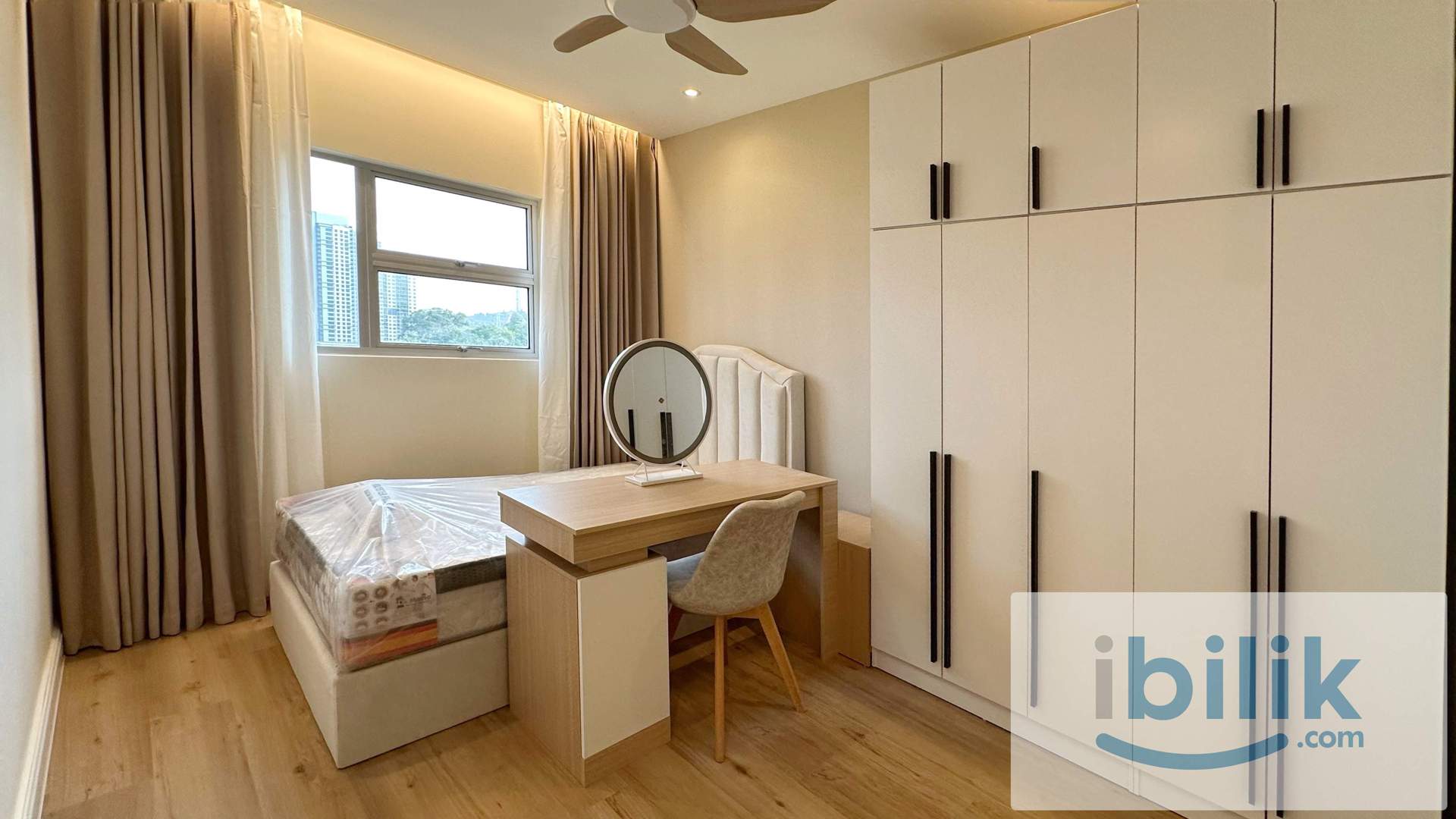 Master Room at Kiara Kasih Condo @ Mont Kiara / Segambut , Female Unit, 1+1 Deposit only  - Image 2