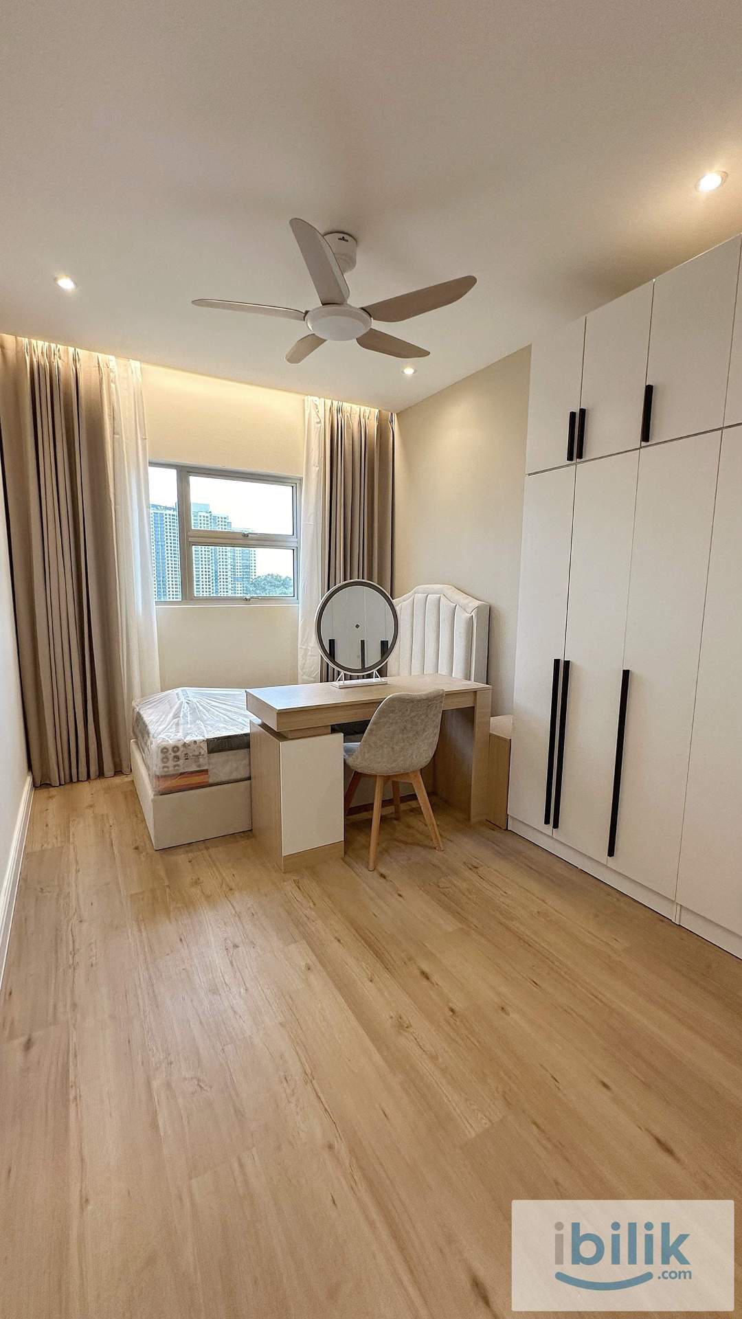 Master Room at Kiara Kasih Condo @ Mont Kiara / Segambut , Female Unit, 1+1 Deposit only  - Image 3
