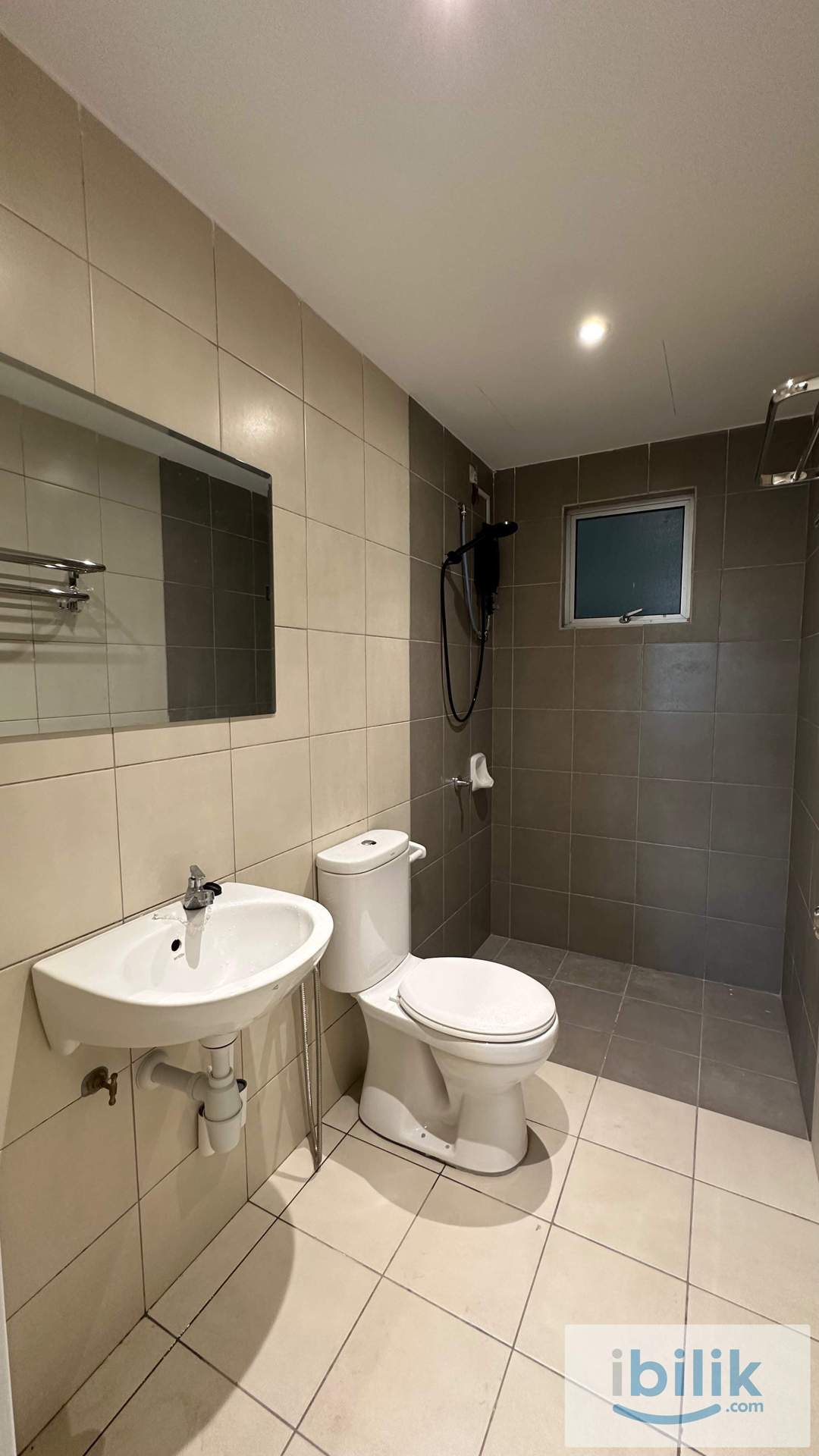 Master Room at Kiara Kasih Condo @ Mont Kiara / Segambut , Female Unit, 1+1 Deposit only  - Image 6