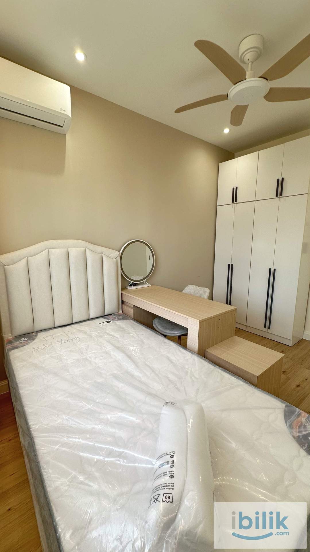 Medium Room at Kiara Kasih Condo @ Mont Kiara / Segambut , 1+1 Depo only , Female Unit  - Image 3