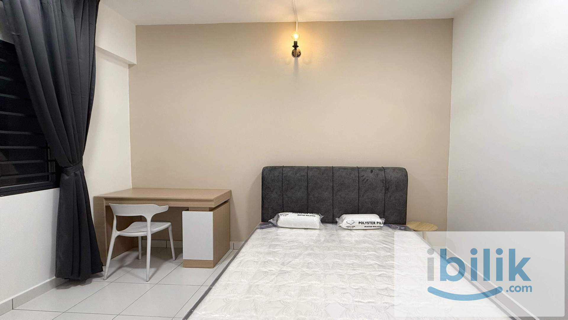 Big Medium Room at Axis Crown, Ampang, 3 Minutes walk to LRT Pandan Indah, 1+1 Depo only  - Image 4