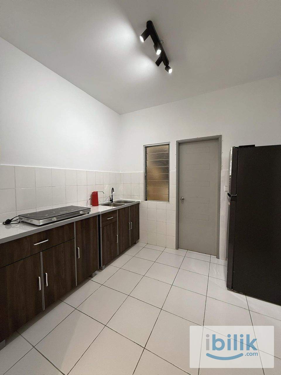 Medium Room at Axis Crown, Ampang, 3 Minutes walk to LRT Pandan Indah, 1+1 Depo only  - Image 5