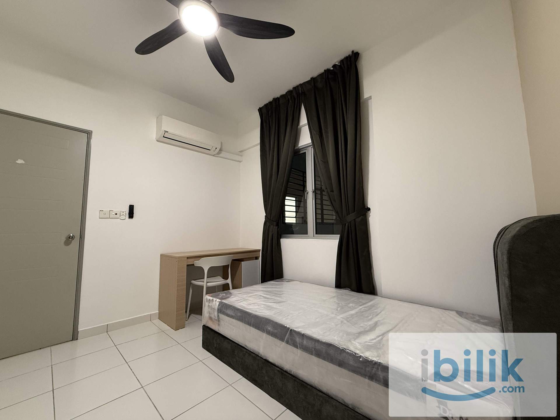 Medium Room at Axis Crown, Ampang, 3 Minutes walk to LRT Pandan Indah, 1+1 Depo only  - Image 2