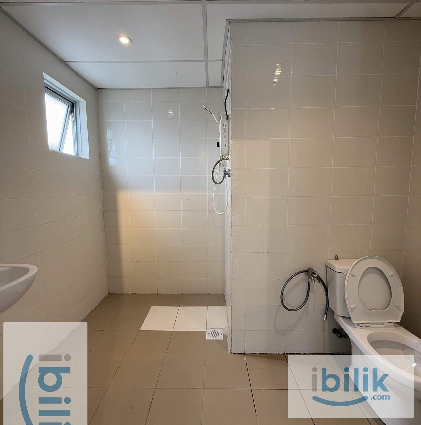 Master Room at Axis Crown, Ampang, 3 Mins walk to LRT Station, 1+1 Deposit only - Image 5