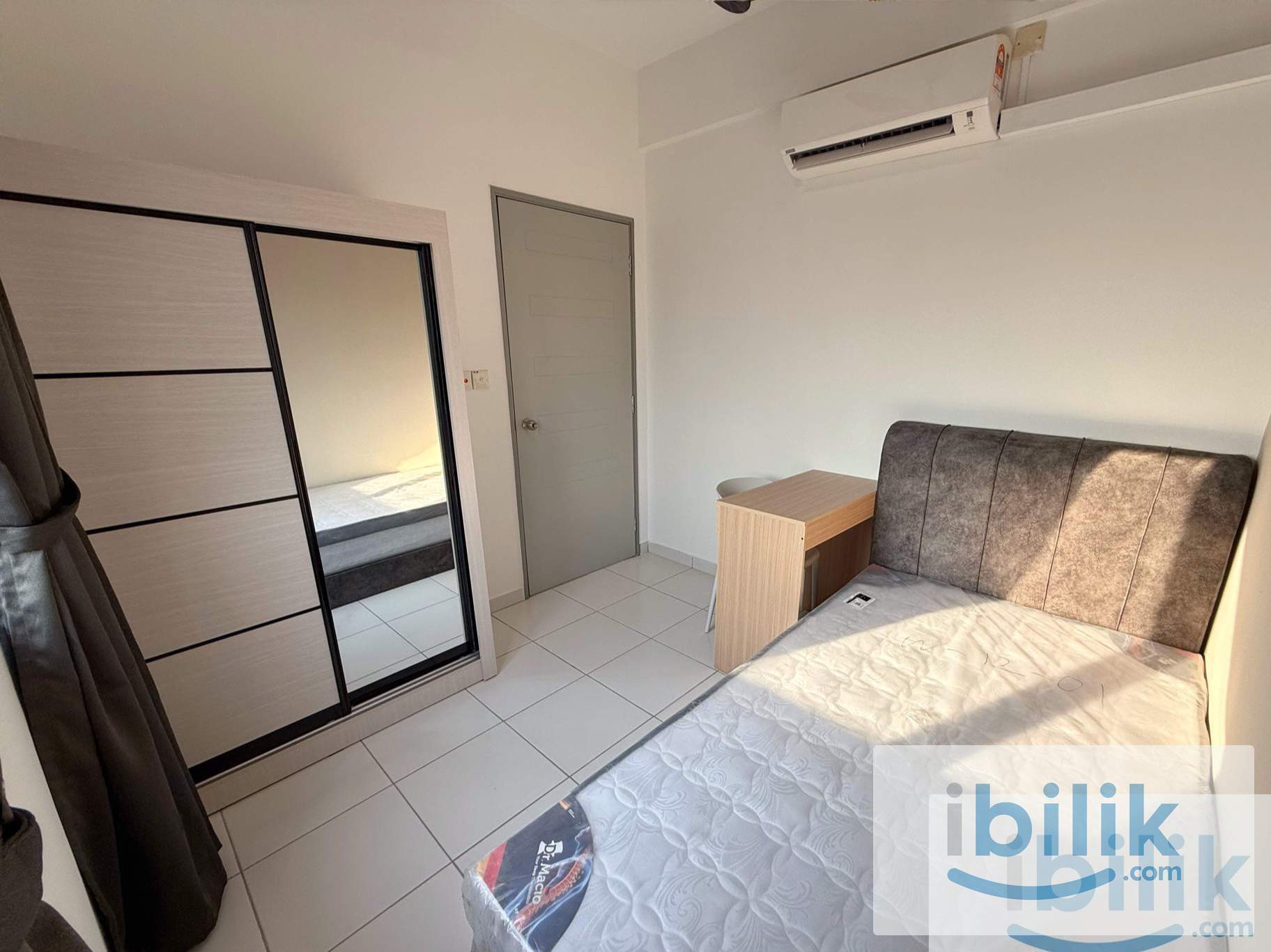 Middle Room at Axis Crown, Ampang, 3 Mins walk to LRT Station Pandan Indah, 1+1 Depo only - Image 2