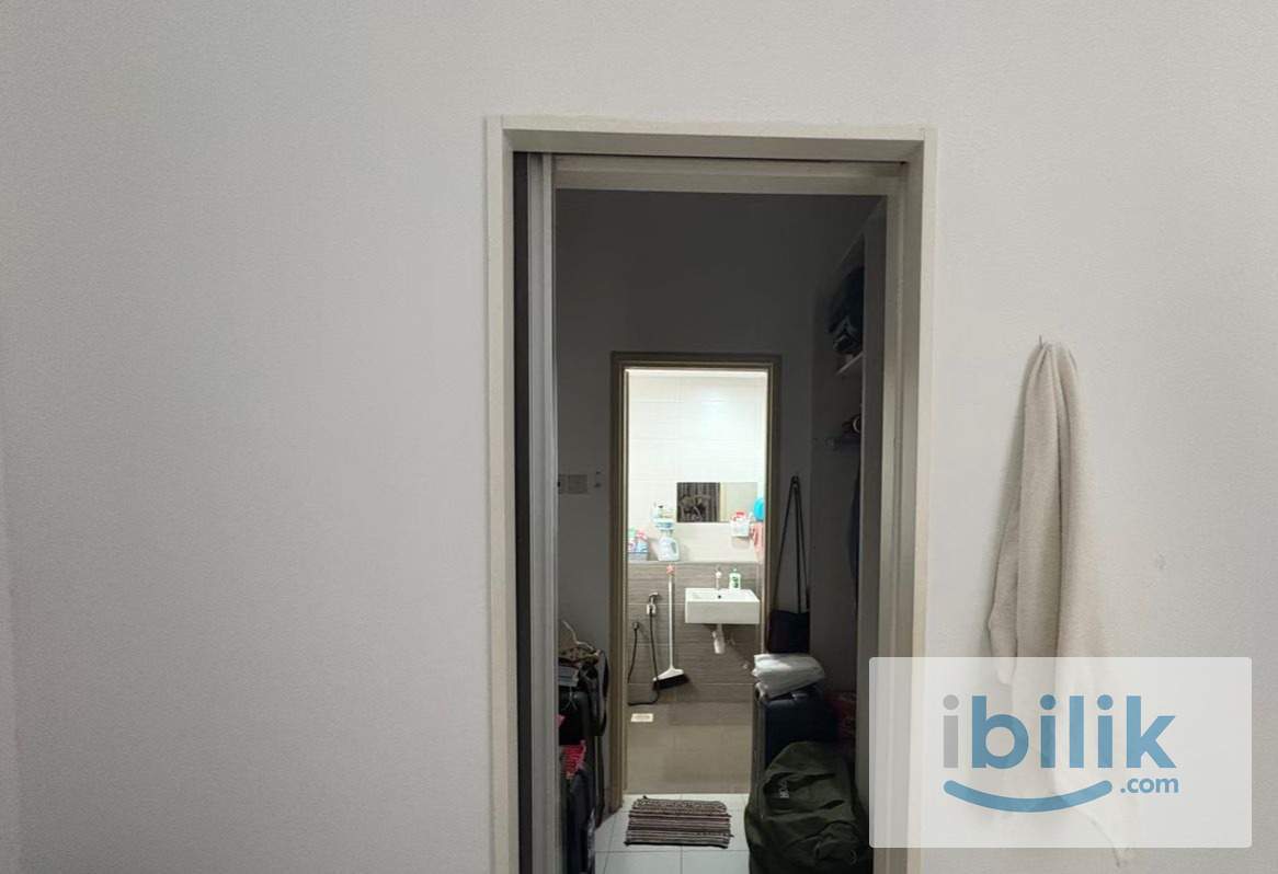 Setia walk female unit Master room private balcony and toilet  - Image 2